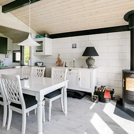 6 Person Holiday In