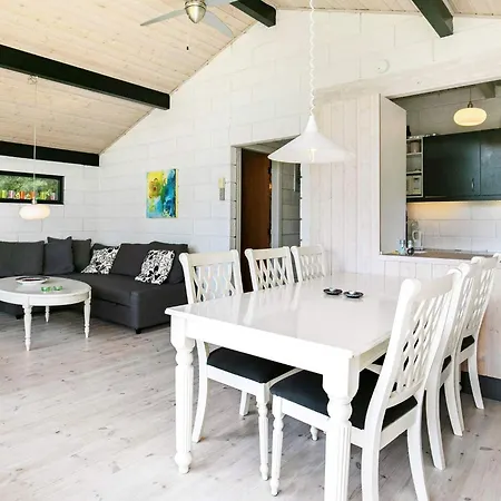 6 Person Holiday In *
